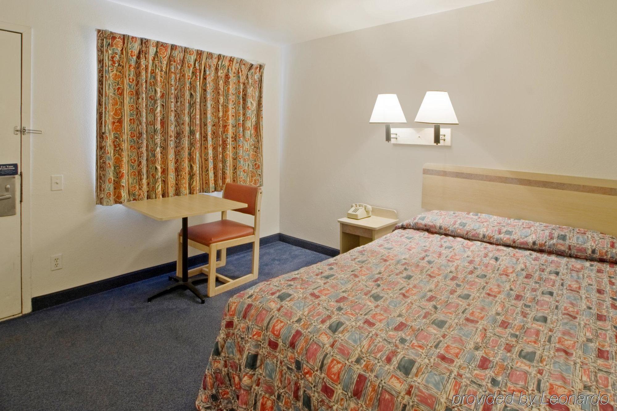 Travel Inn Шаронвилл Номер фото