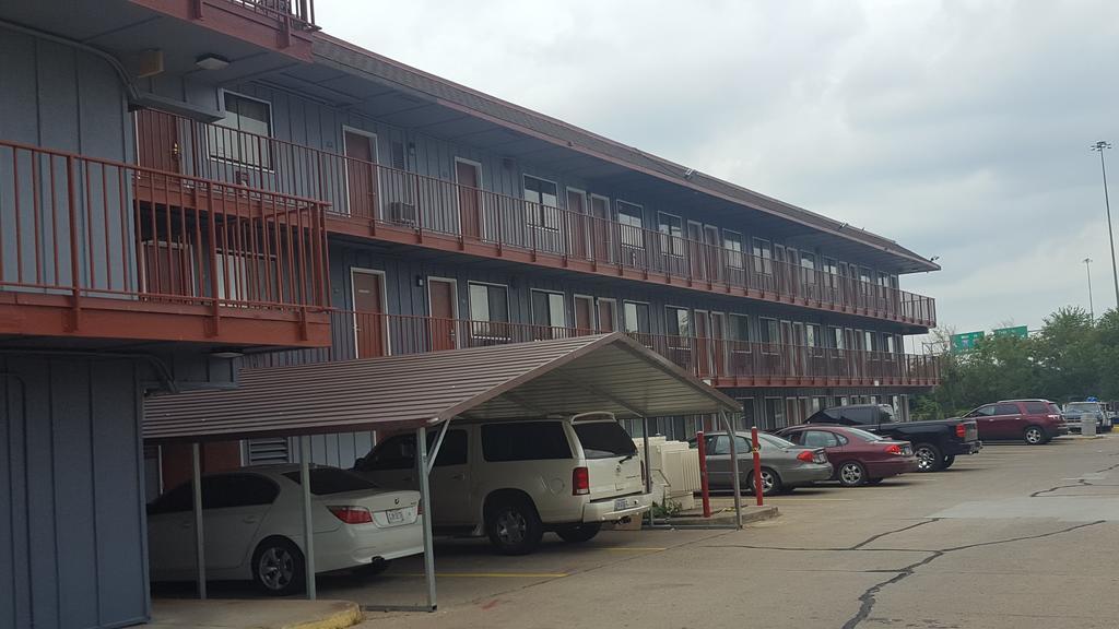 Travel Inn Шаронвилл Экстерьер фото